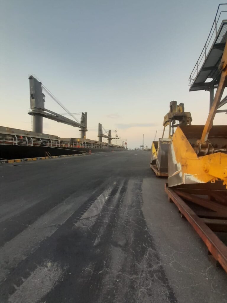 Muelle Con Clampsheles 768x1024